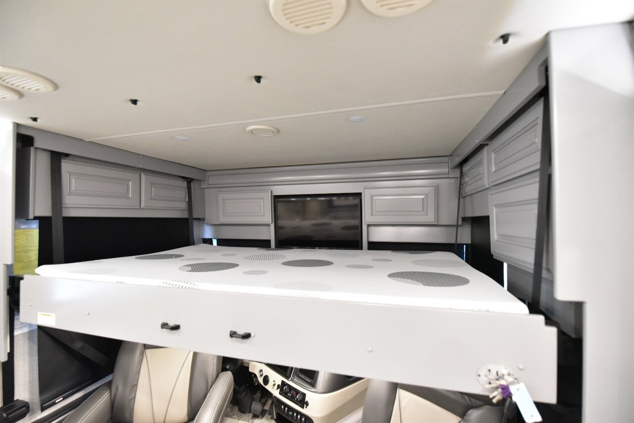 2024 Fleetwood Discovery LXE 40M   - Photo 28 - Orange, CA 92867