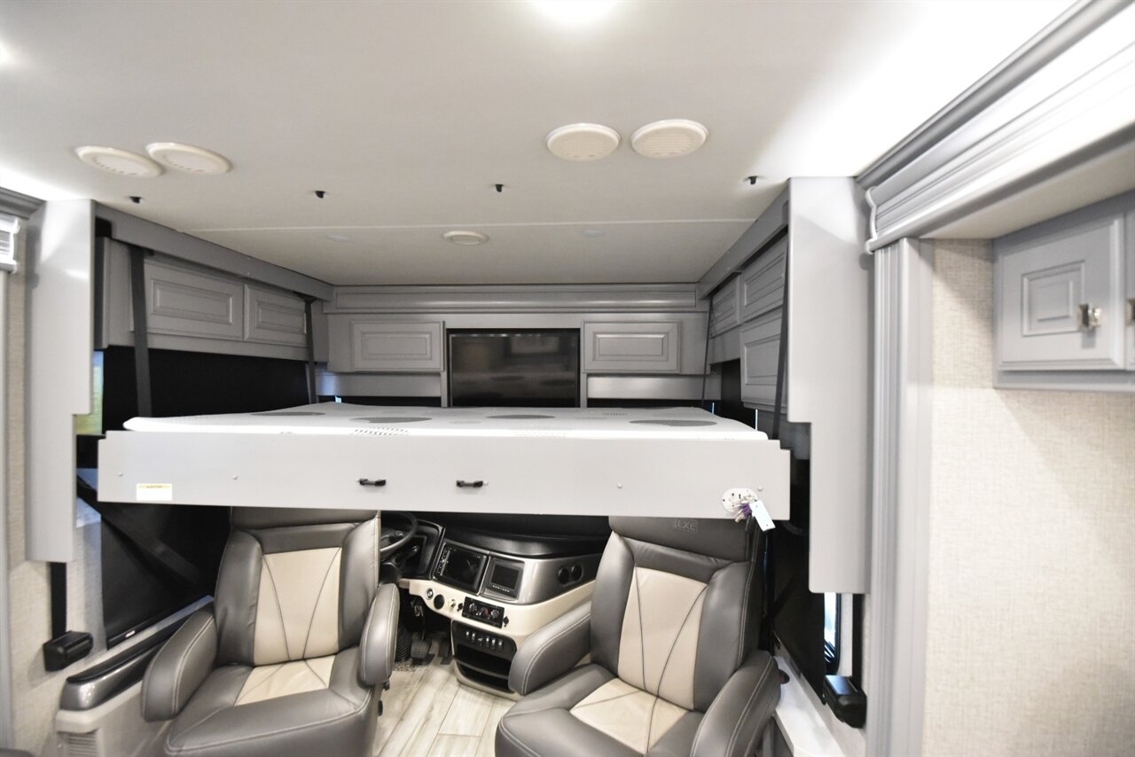 2024 Fleetwood Discovery LXE 40M   - Photo 27 - Orange, CA 92867