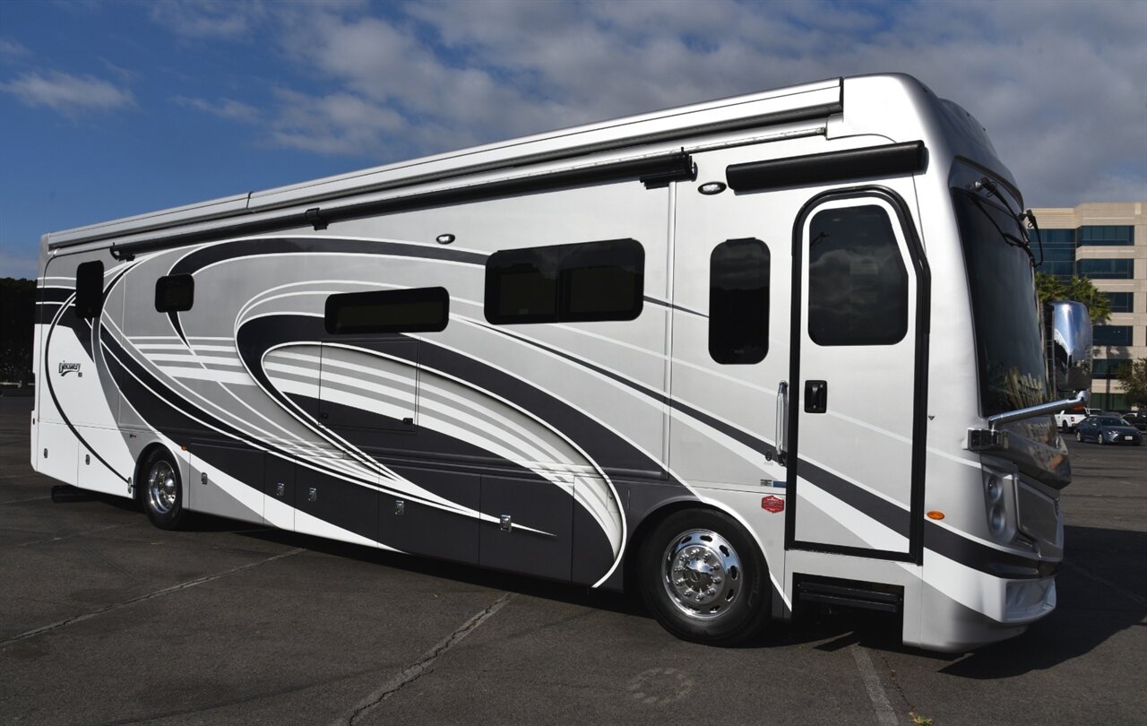 2024 Fleetwood Discovery LXE 40M   - Photo 7 - Orange, CA 92867