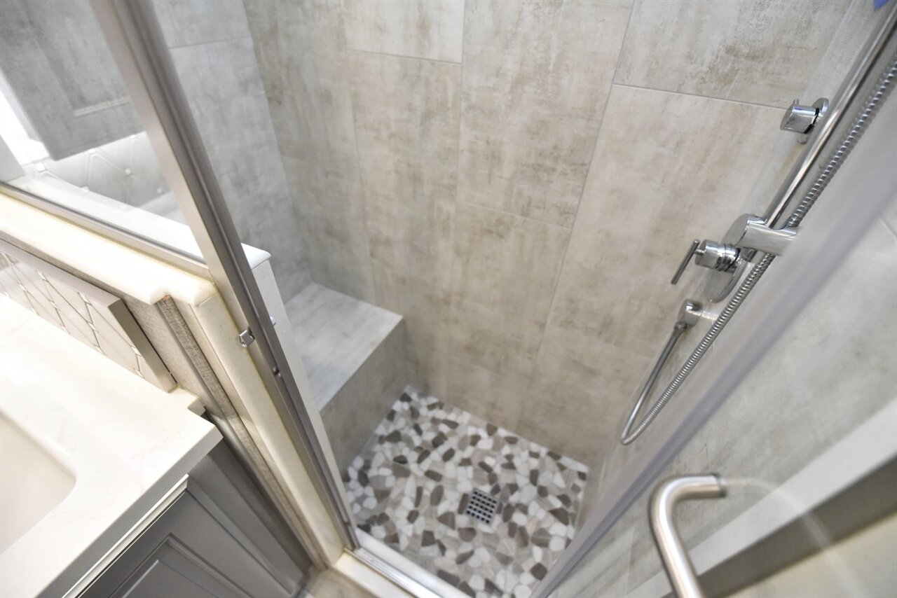 2024 Fleetwood Discovery LXE 40M   - Photo 39 - Orange, CA 92867