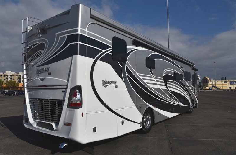 2024 Fleetwood Discovery LXE