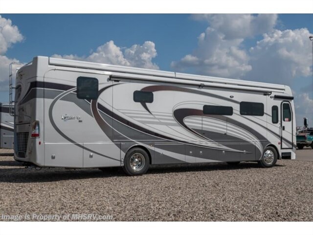 2024 Fleetwood Discovery LXE   - Photo 1 - Orange, CA 92867