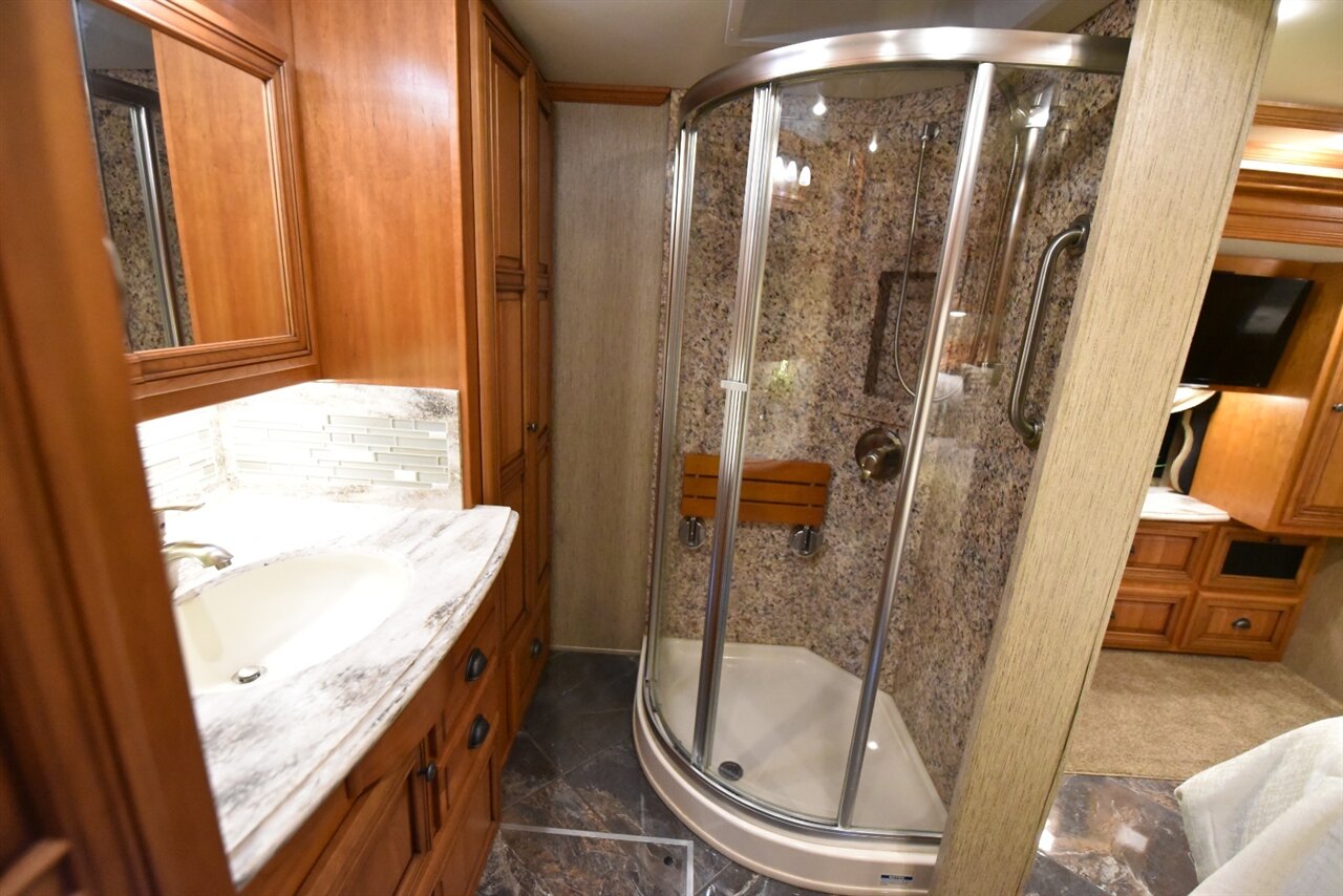 2015 Newmar Dutch star 3736 - Photo 54 - Orange, CA 92867