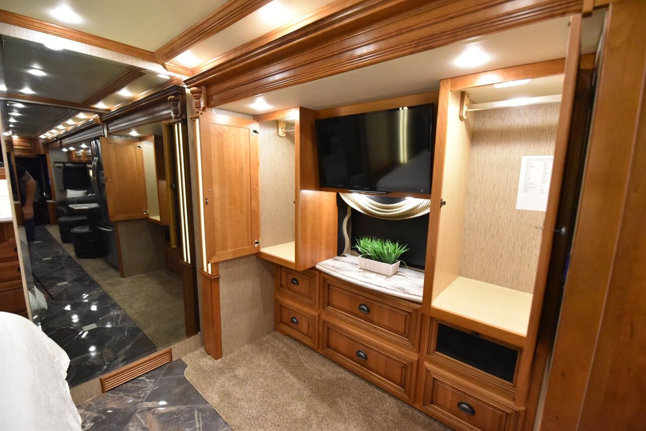 2015 Newmar Dutch star 3736 - Photo 49 - Orange, CA 92867