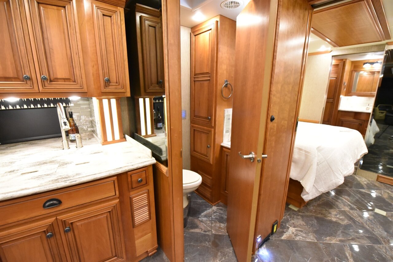 2015 Newmar Dutch star 3736 - Photo 44 - Orange, CA 92867