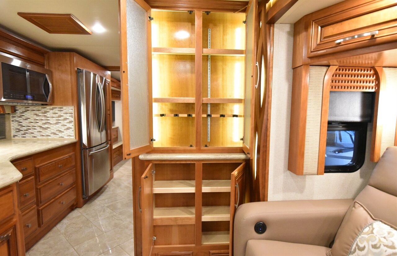 2018 Newmar New Aire 3343 - Photo 43 - Orange, CA 92867