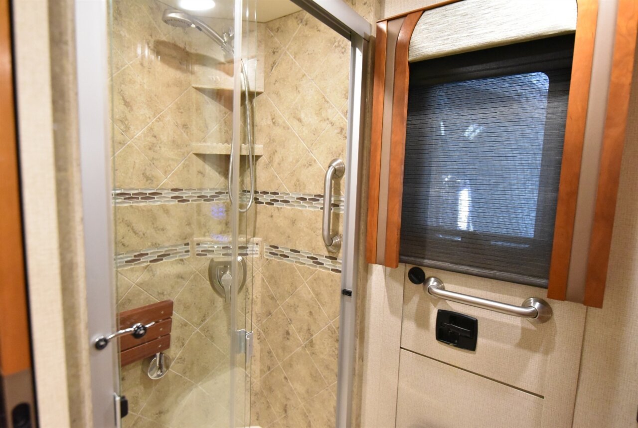 2018 Newmar New Aire 3343 - Photo 47 - Orange, CA 92867