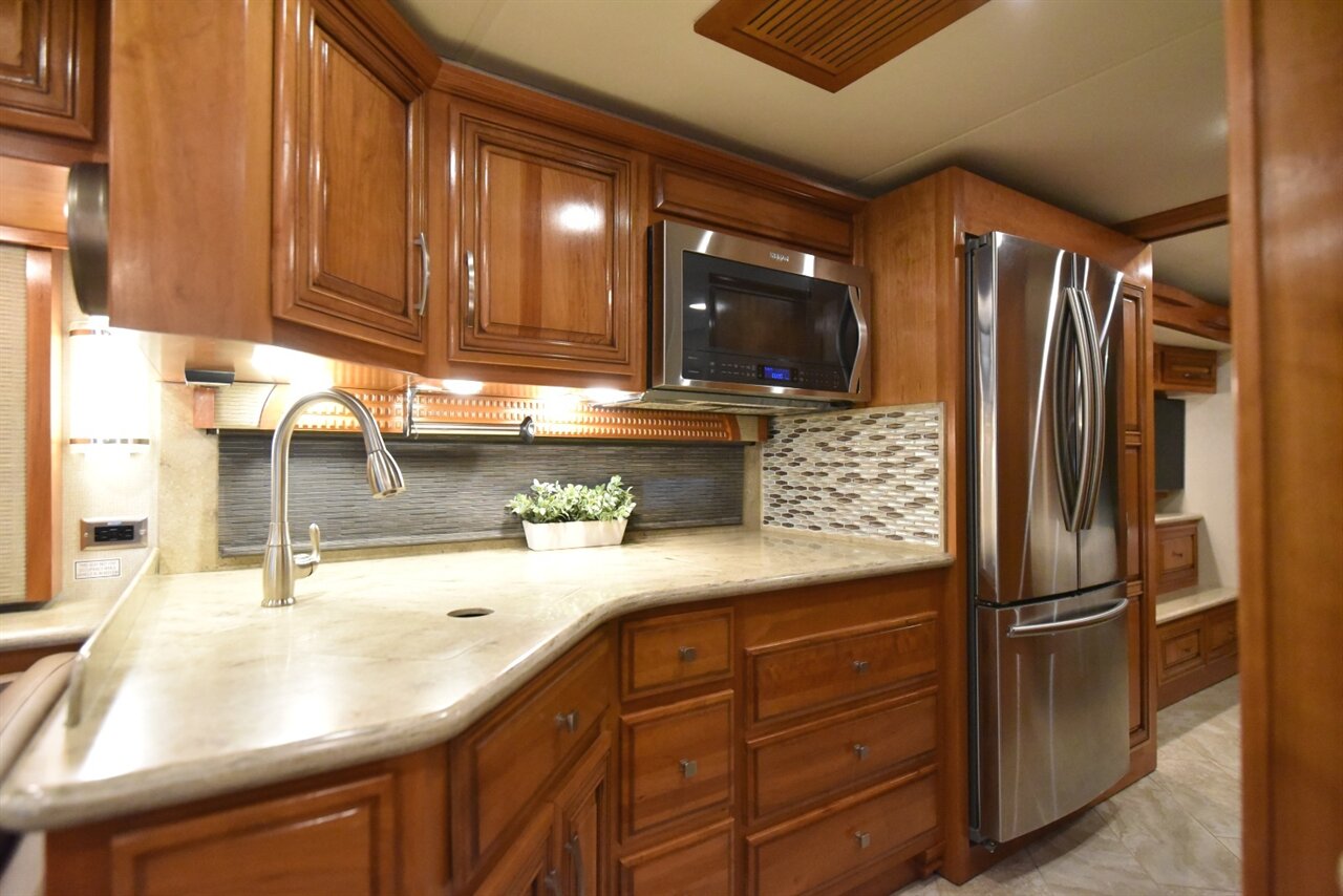 2018 Newmar New Aire 3343 - Photo 37 - Orange, CA 92867