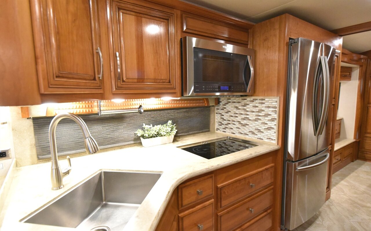 2018 Newmar New Aire 3343 - Photo 39 - Orange, CA 92867