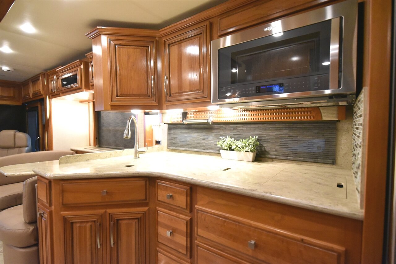2018 Newmar New Aire 3343 - Photo 38 - Orange, CA 92867