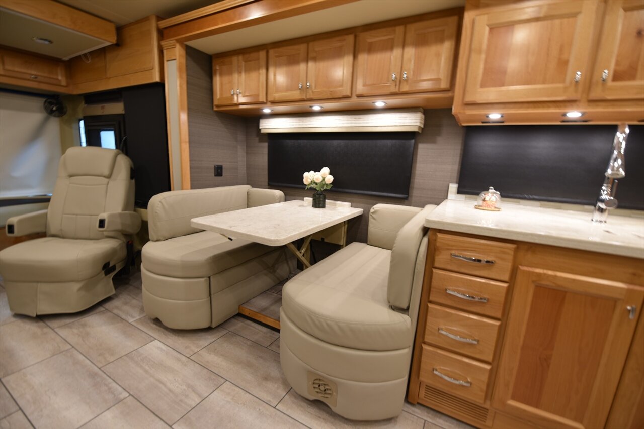 2022 Tiffin Allegro 33AL - Photo 33 - Orange, CA 92867
