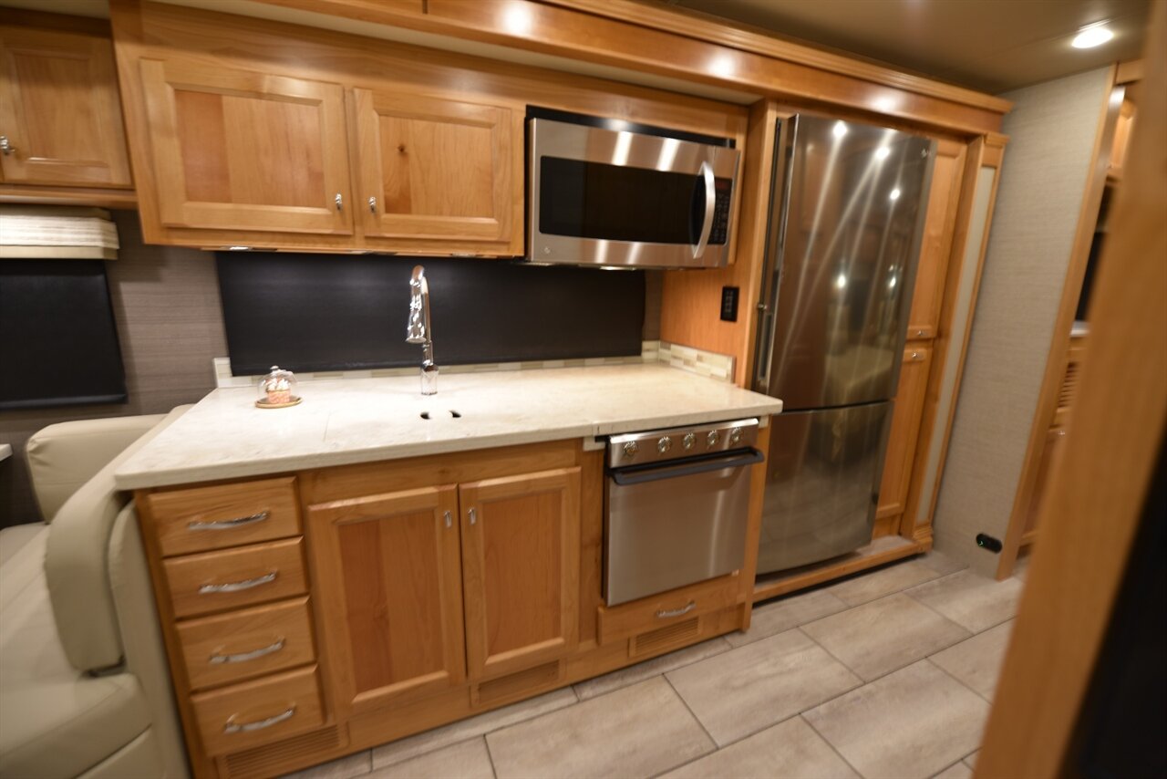 2022 Tiffin Allegro 33AL - Photo 46 - Orange, CA 92867