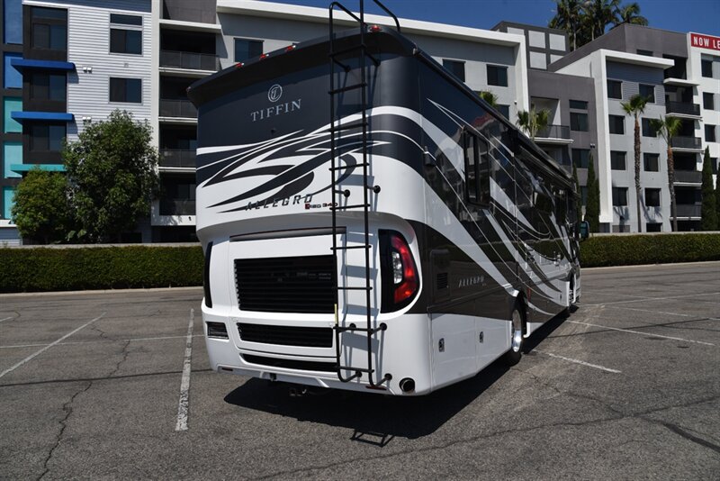 2022 Tiffin Allegro 33AL - Photo 3 - Orange, CA 92867