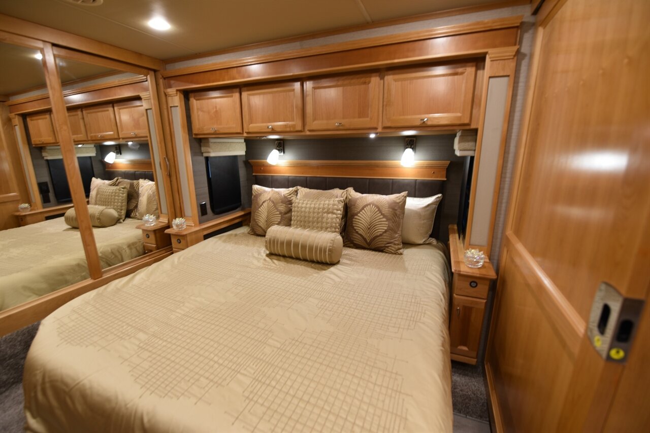 2022 Tiffin Allegro 33AL - Photo 45 - Orange, CA 92867