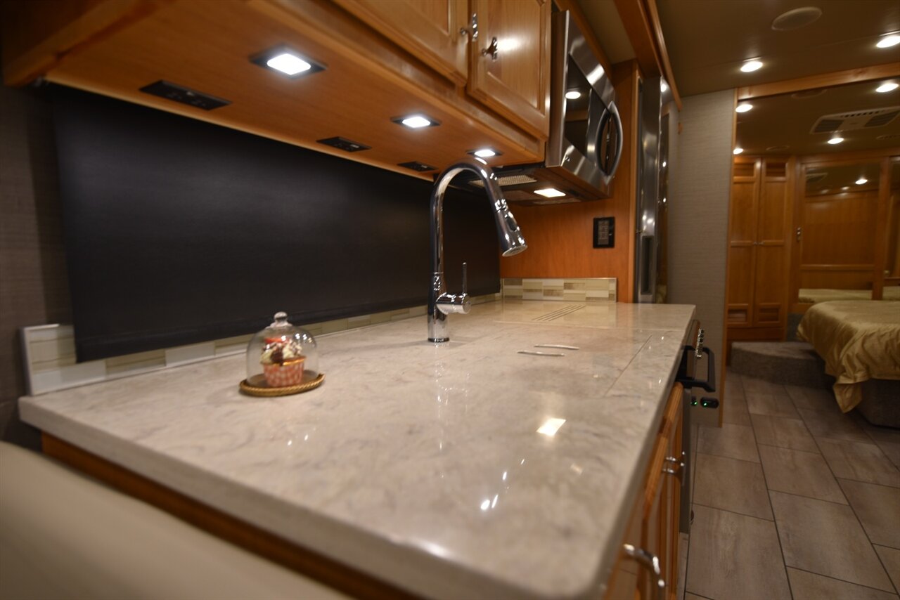 2022 Tiffin Allegro 33AL - Photo 38 - Orange, CA 92867