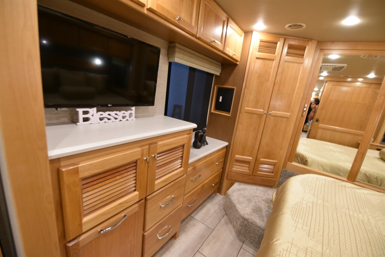 2022 Tiffin Allegro 33AL - Photo 43 - Orange, CA 92867