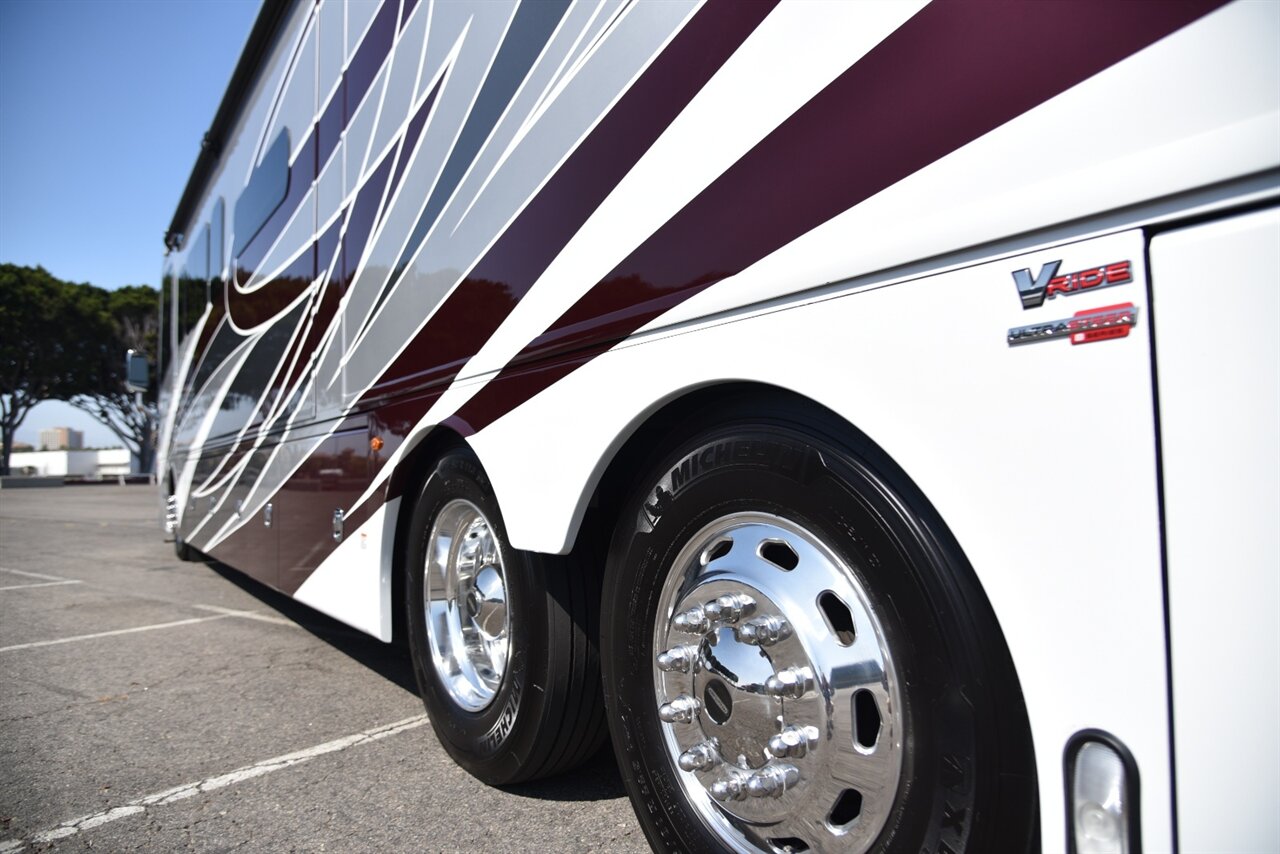 2021 Fleetwood Discovery LXE 44S - Photo 13 - Orange, CA 92867