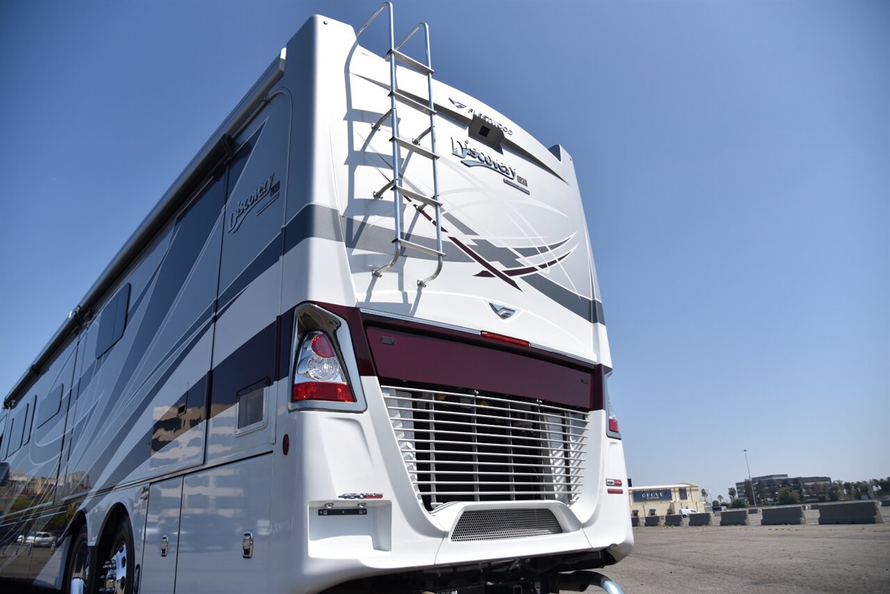 2021 Fleetwood Discovery LXE 44S - Photo 19 - Orange, CA 92867