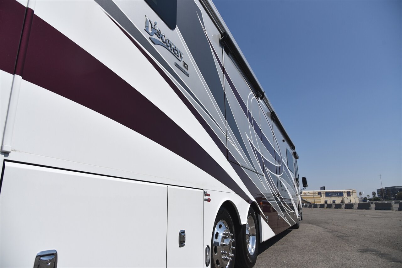 2021 Fleetwood Discovery LXE 44S - Photo 20 - Orange, CA 92867