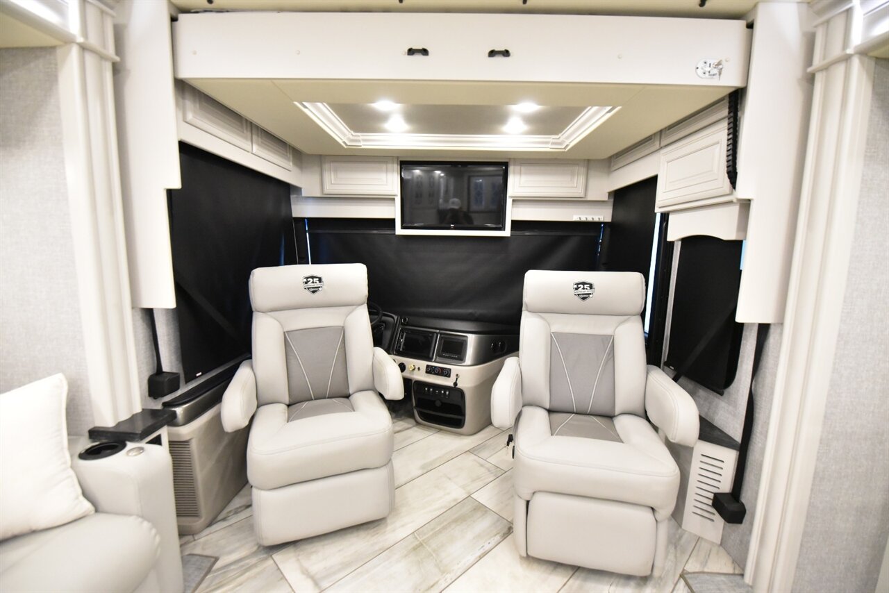 2021 Fleetwood Discovery LXE 44S - Photo 73 - Orange, CA 92867