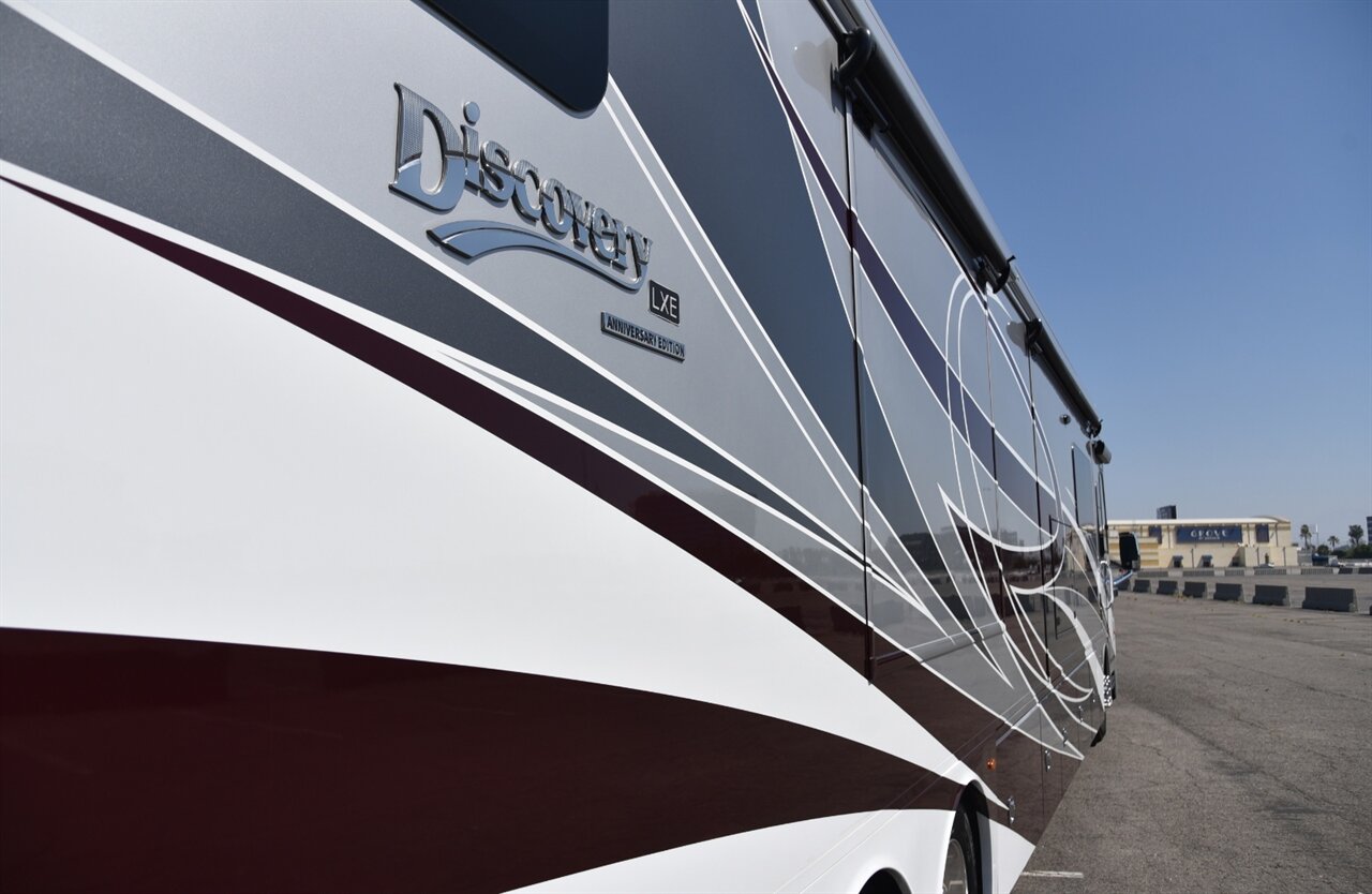 2021 Fleetwood Discovery LXE 44S - Photo 18 - Orange, CA 92867