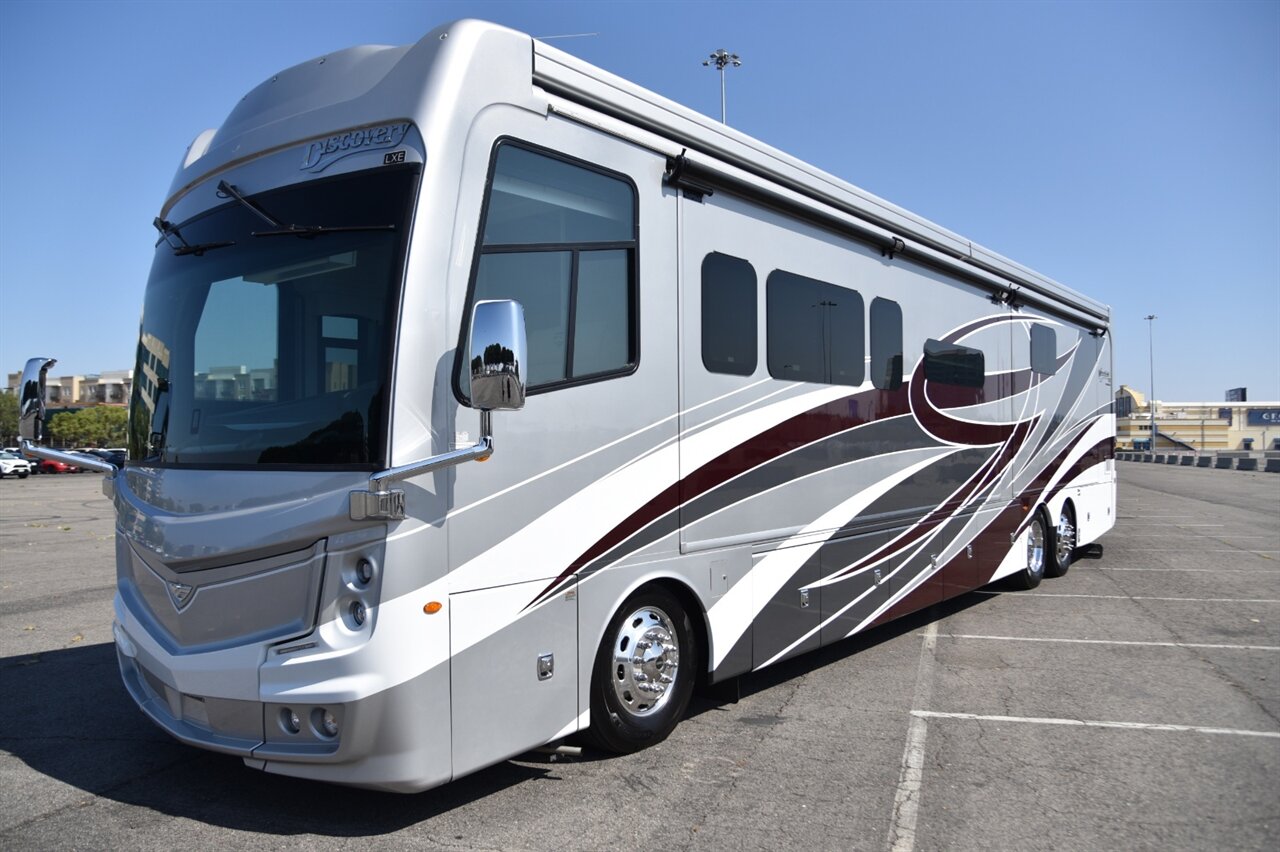2021 Fleetwood Discovery LXE 44S - Photo 11 - Orange, CA 92867