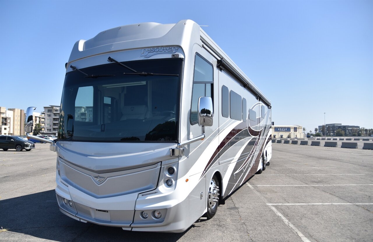 2021 Fleetwood Discovery LXE 44S - Photo 10 - Orange, CA 92867