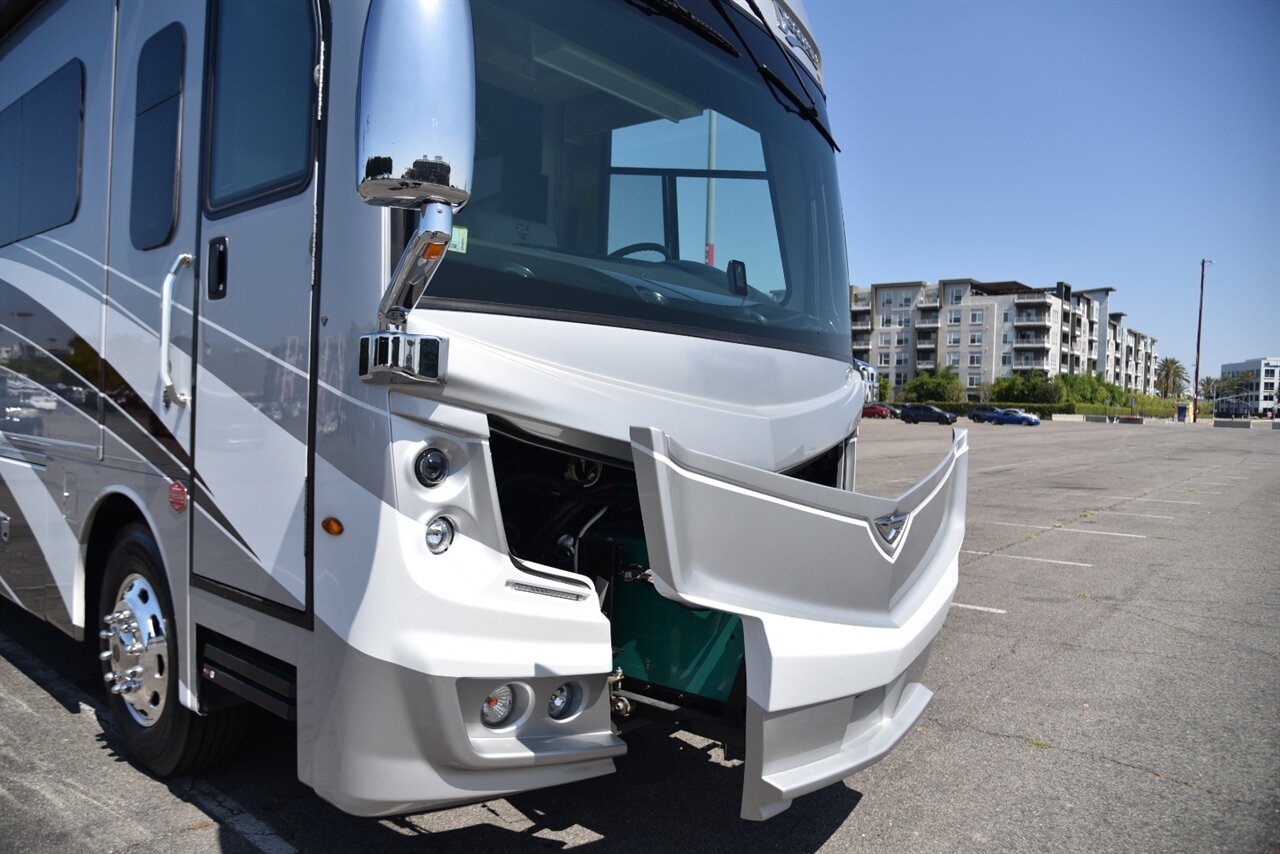 2021 Fleetwood Discovery LXE 44S - Photo 36 - Orange, CA 92867