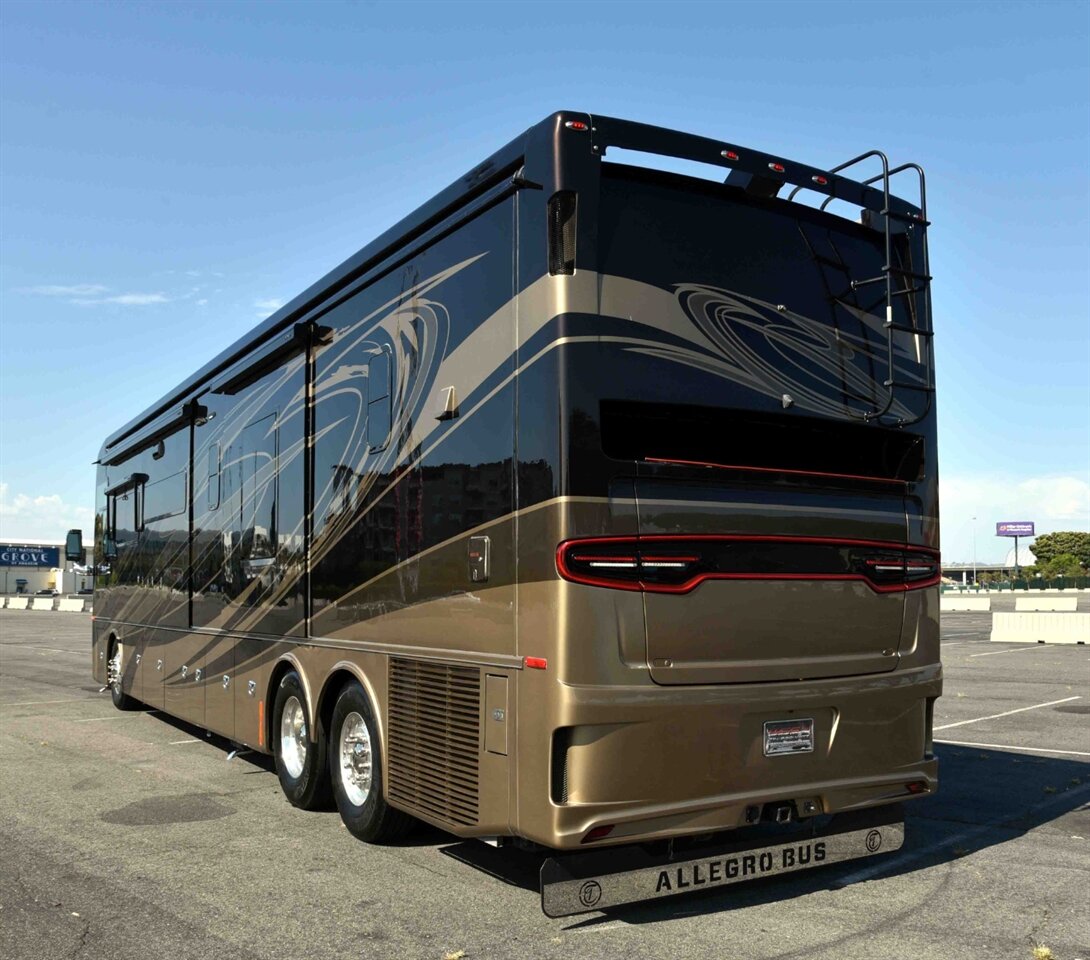 2022 TIFFIN ALLEGRO 45OP - Photo 5 - Orange, CA 92867