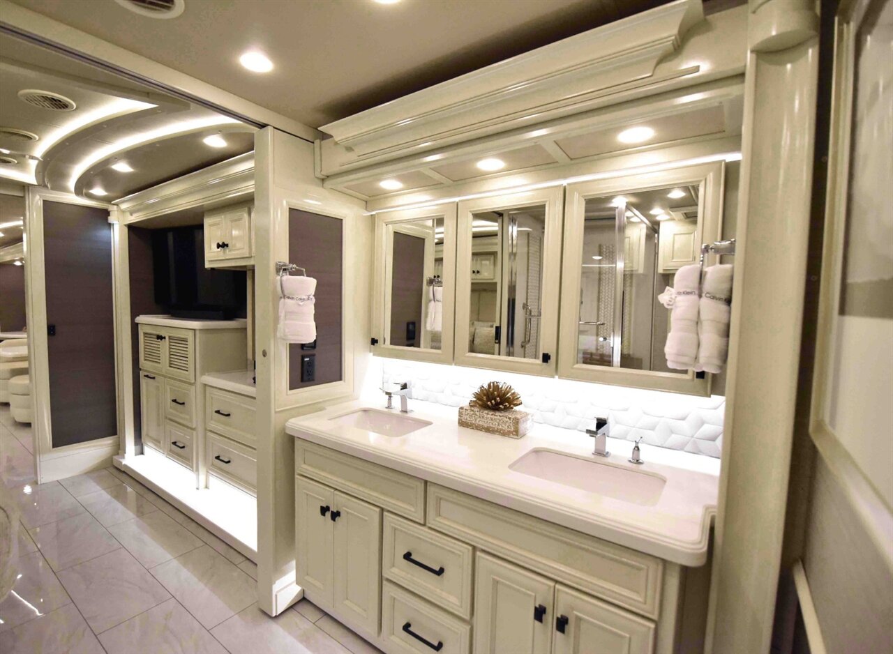 2022 TIFFIN ALLEGRO 45OP - Photo 35 - Orange, CA 92867