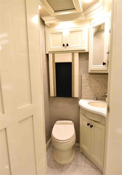 2022 TIFFIN ALLEGRO 45OP - Photo 28 - Orange, CA 92867