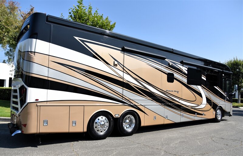 2021 Newmar Dutch Star 4363   - Photo 4 - Orange, CA 92867