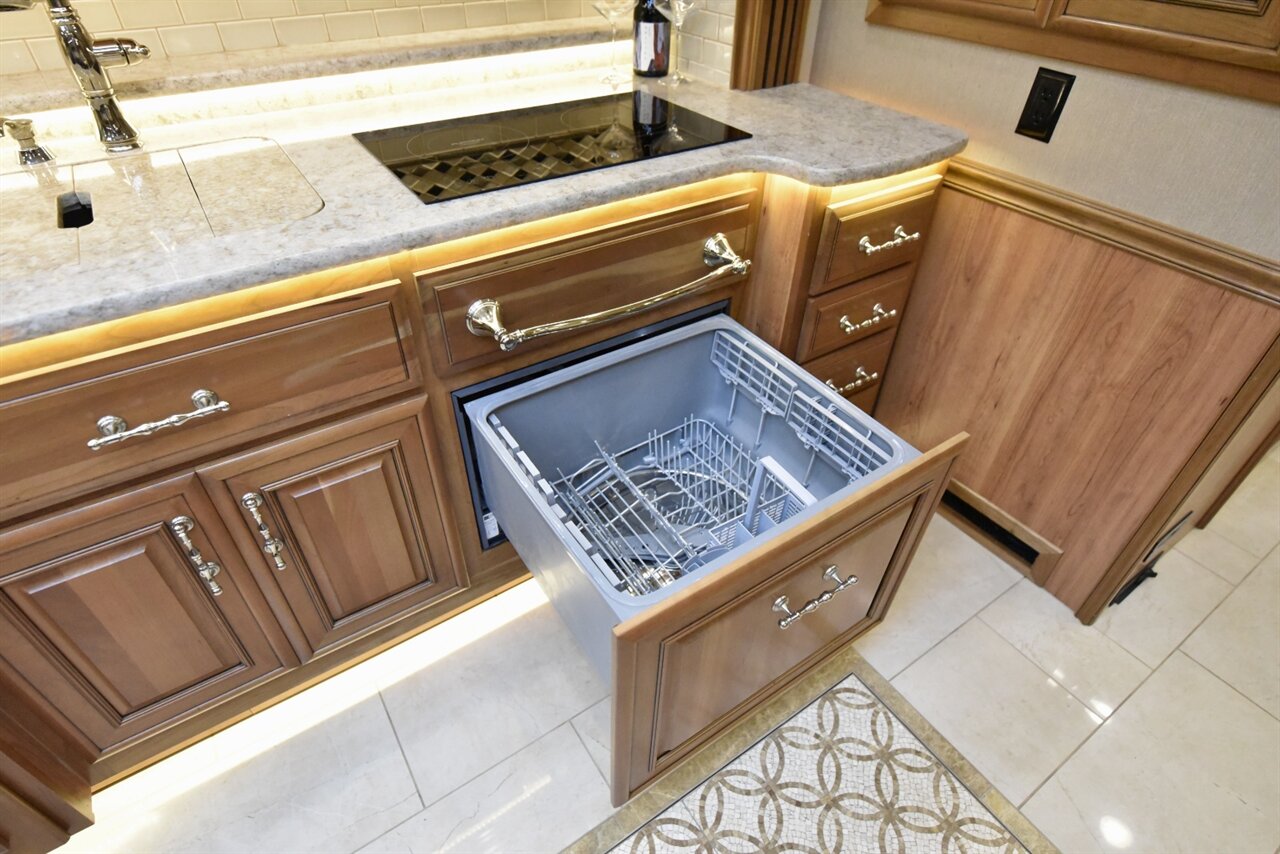 2018 Entegra Cornerstone 45W   - Photo 28 - Orange, CA 92867