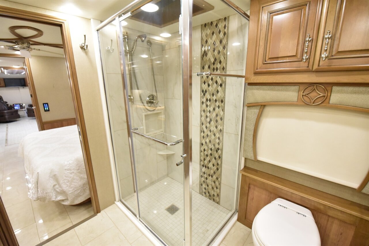2018 Entegra Cornerstone 45W   - Photo 40 - Orange, CA 92867