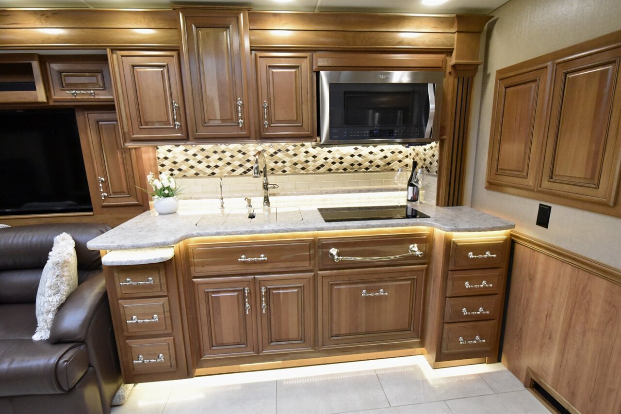 2018 Entegra Cornerstone 45W   - Photo 23 - Orange, CA 92867