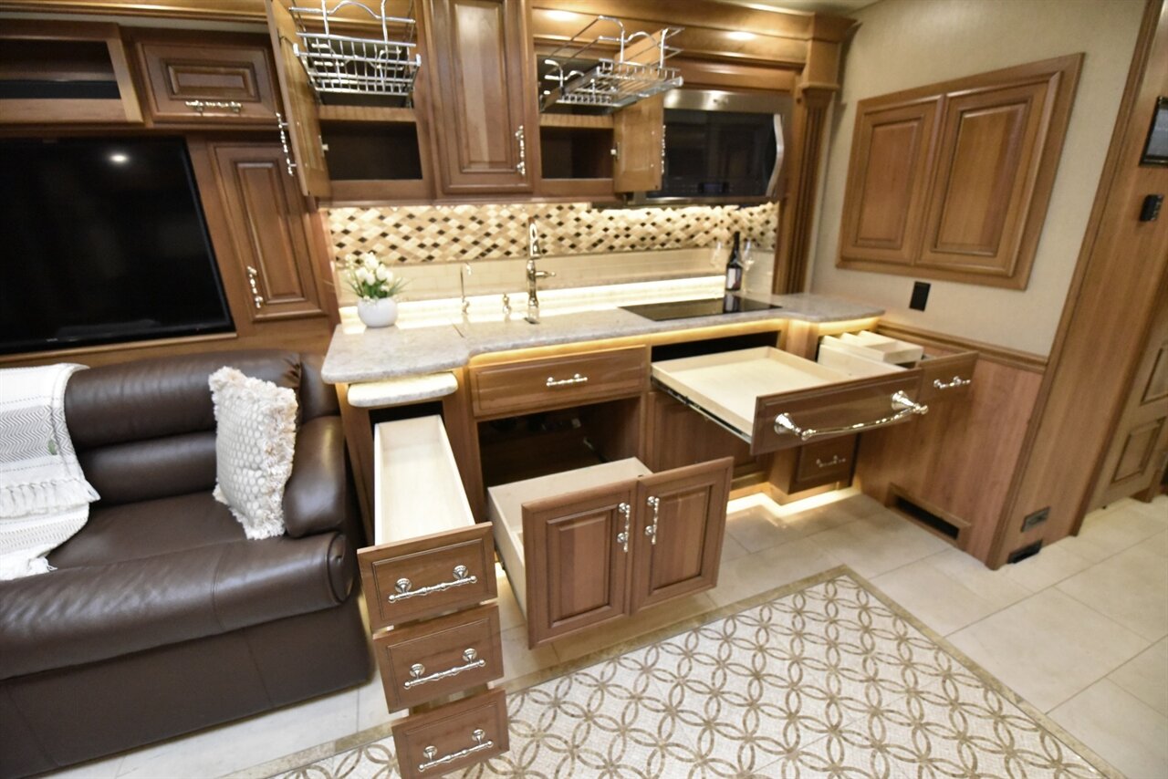 2018 Entegra Cornerstone 45W   - Photo 24 - Orange, CA 92867