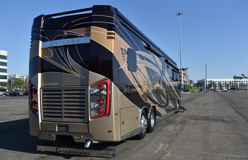 2018 Entegra Cornerstone 45W   - Photo 3 - Orange, CA 92867