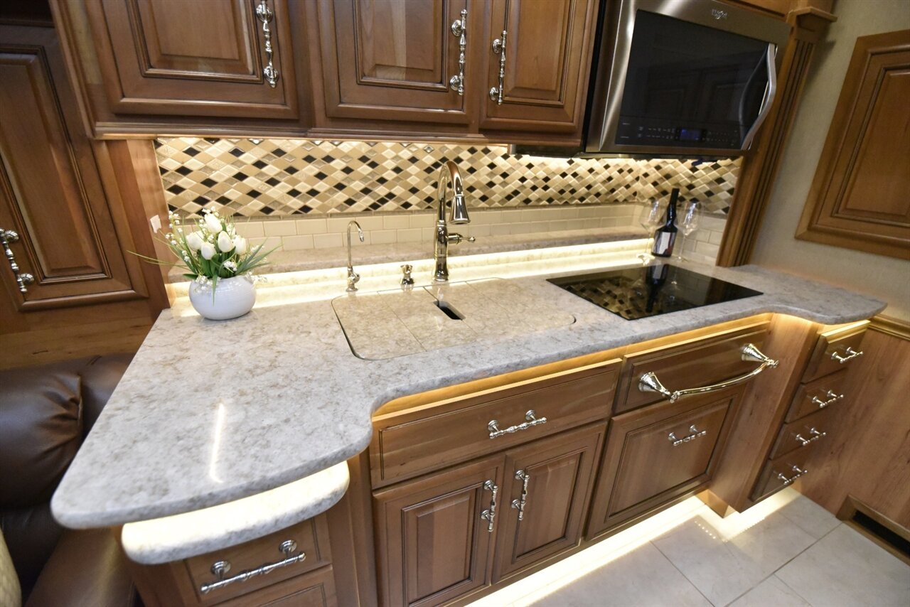 2018 Entegra Cornerstone 45W   - Photo 25 - Orange, CA 92867