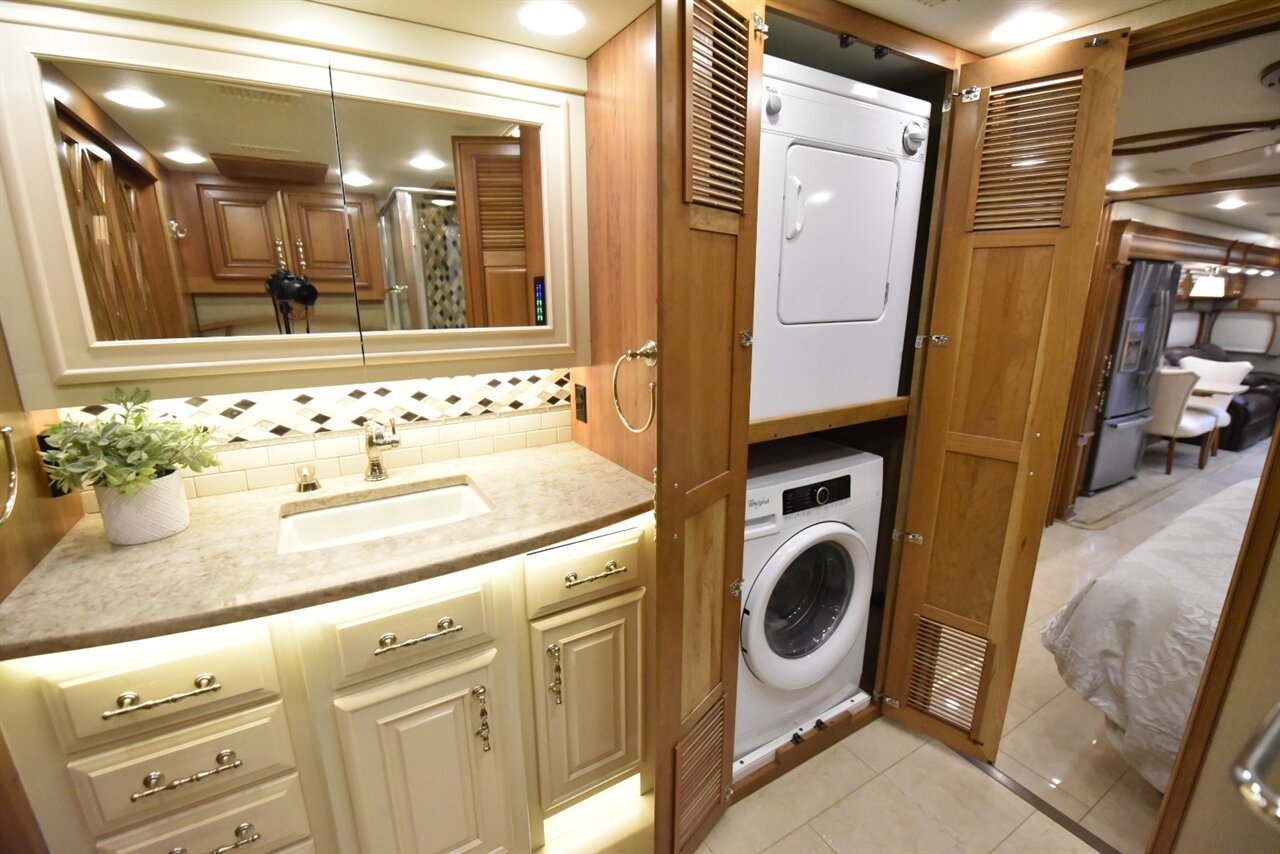 2018 Entegra Cornerstone 45W   - Photo 43 - Orange, CA 92867