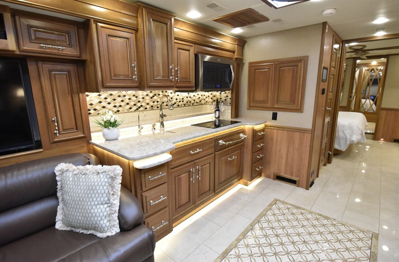 2018 Entegra Cornerstone 45W   - Photo 22 - Orange, CA 92867