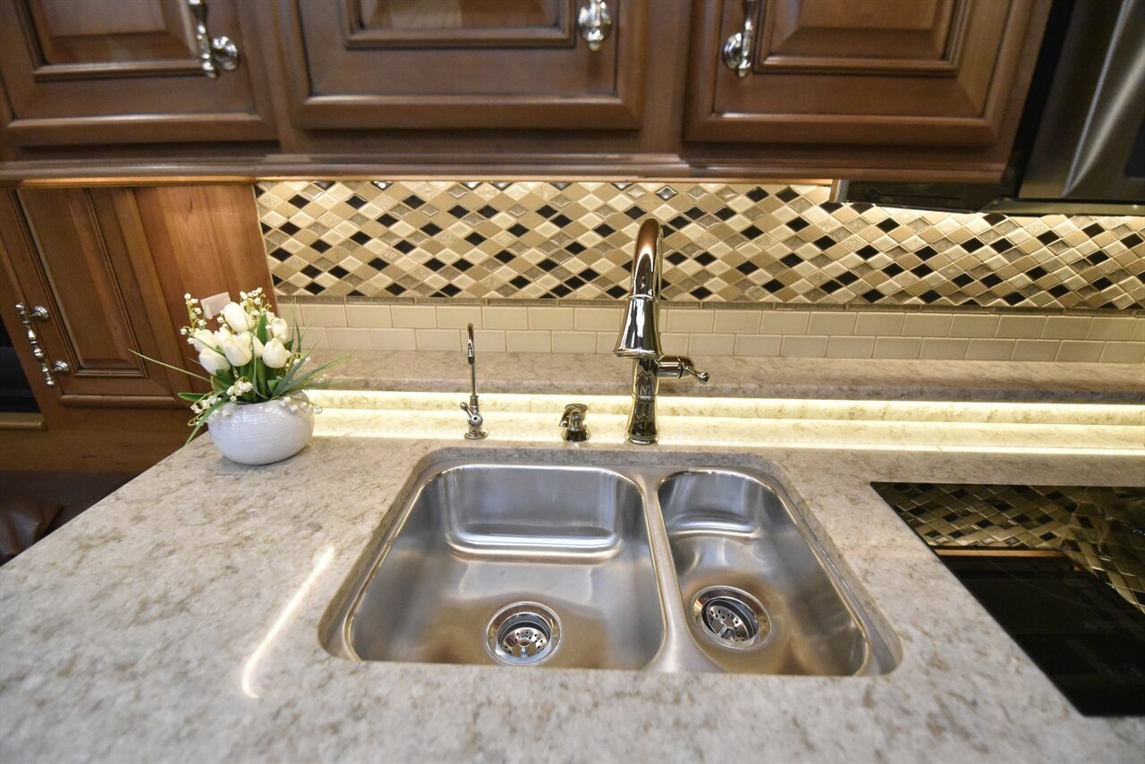 2018 Entegra Cornerstone 45W   - Photo 26 - Orange, CA 92867