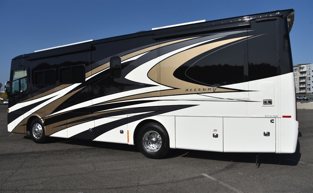 2023 Tiffin Allegro Red 33AA   - Photo 6 - Orange, CA 92867