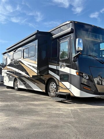 2023 Tiffin Allegro Red  