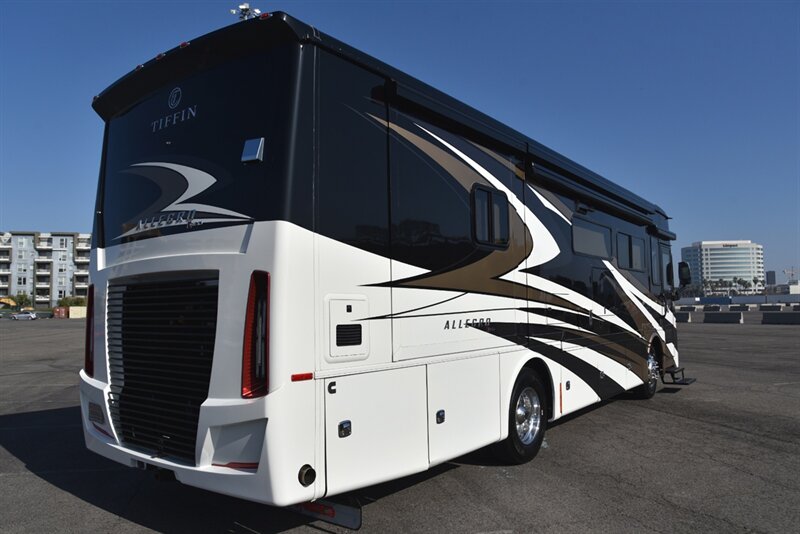 2023 Tiffin Allegro Red 33AA   - Photo 2 - Orange, CA 92867