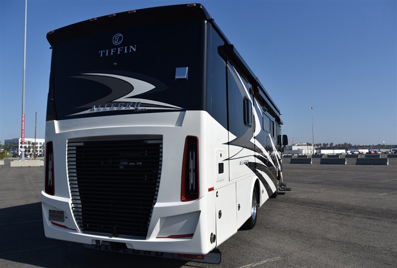 2023 Tiffin Allegro Red 33AA   - Photo 3 - Orange, CA 92867