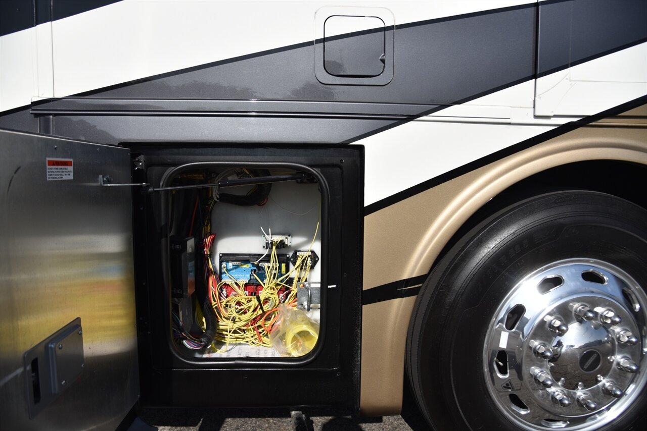 2023 Tiffin Allegro Red 33AA   - Photo 34 - Orange, CA 92867