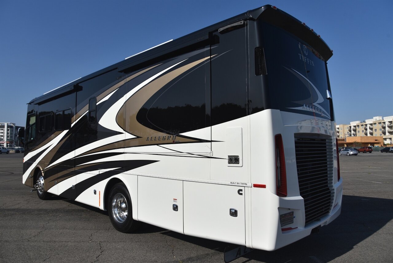 2023 Tiffin Allegro Red 33AA   - Photo 5 - Orange, CA 92867