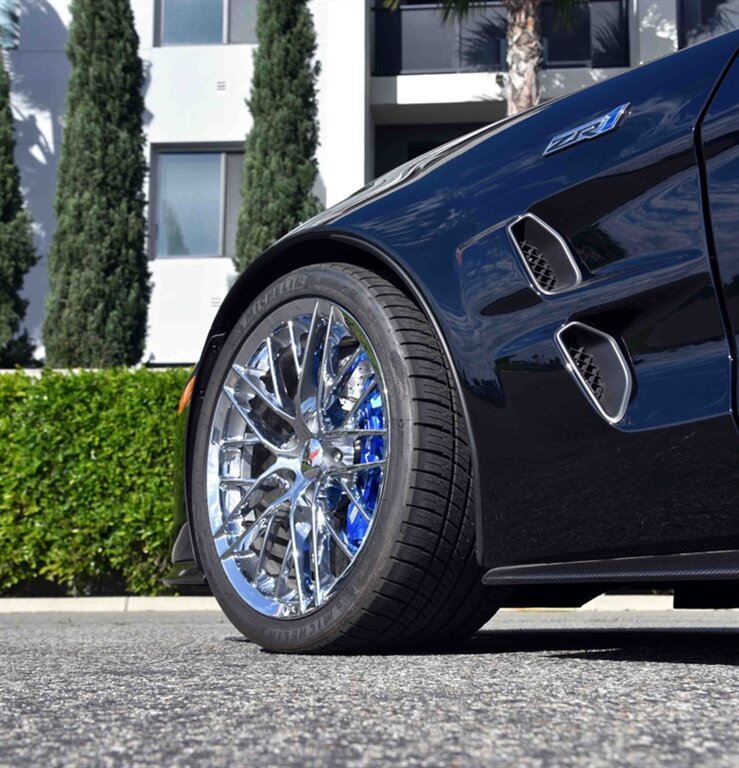 2009 Chevrolet Corvette ZR1   - Photo 9 - Orange, CA 92867