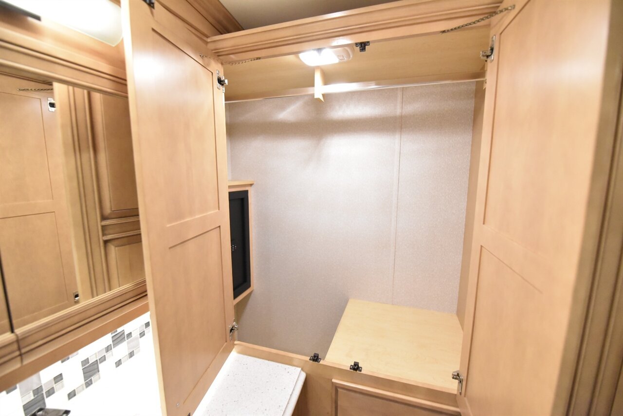 2020 Newmar Dutch Star 4081 - Photo 82 - Orange, CA 92867