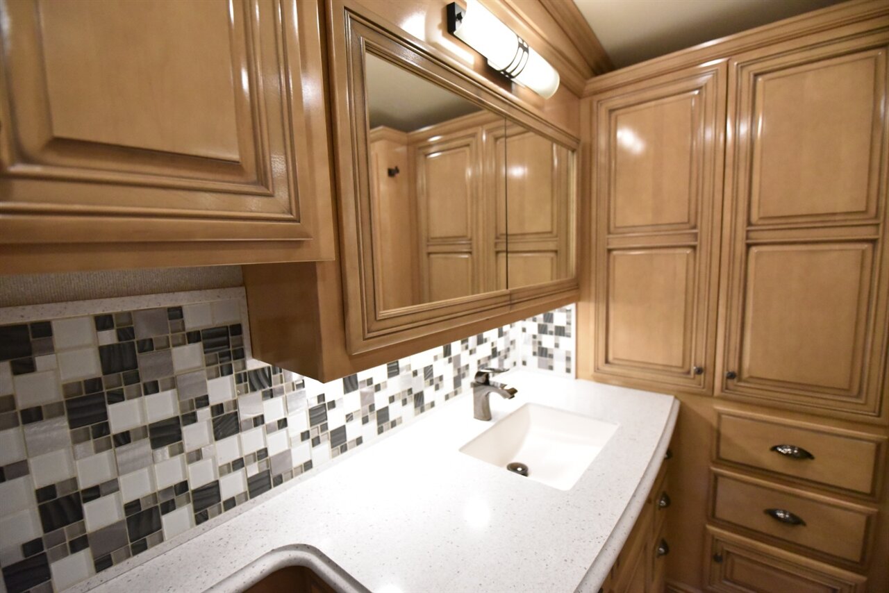 2020 Newmar Dutch Star 4081 - Photo 81 - Orange, CA 92867